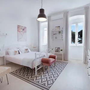 https://little-fish-studio.primorje-gorskikotar.com